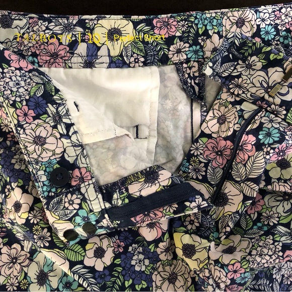 Talbots Size 10p floral multicolored shorts - Picture 4 of 6